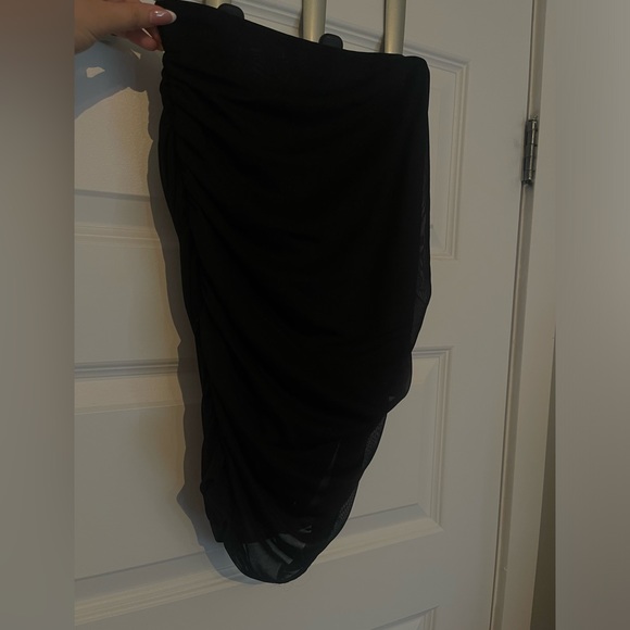 Black skirt - Picture 1 of 2